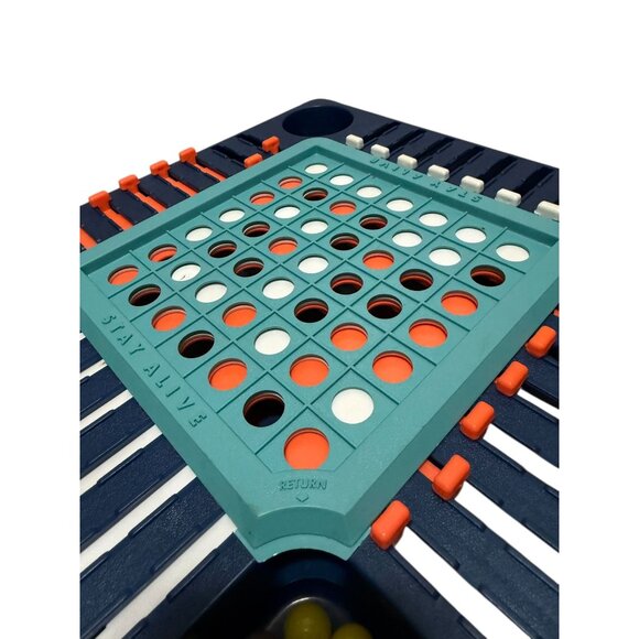 Vintage Milton Bradley Stay Alive Game 1978 Marbles Complete - Picture 2 of 6